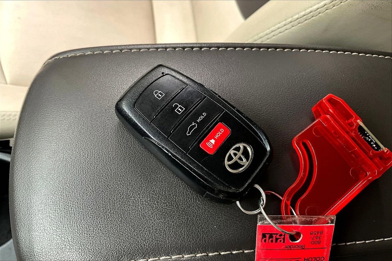 Used 2024 Toyota Corolla XLE FWD image 36