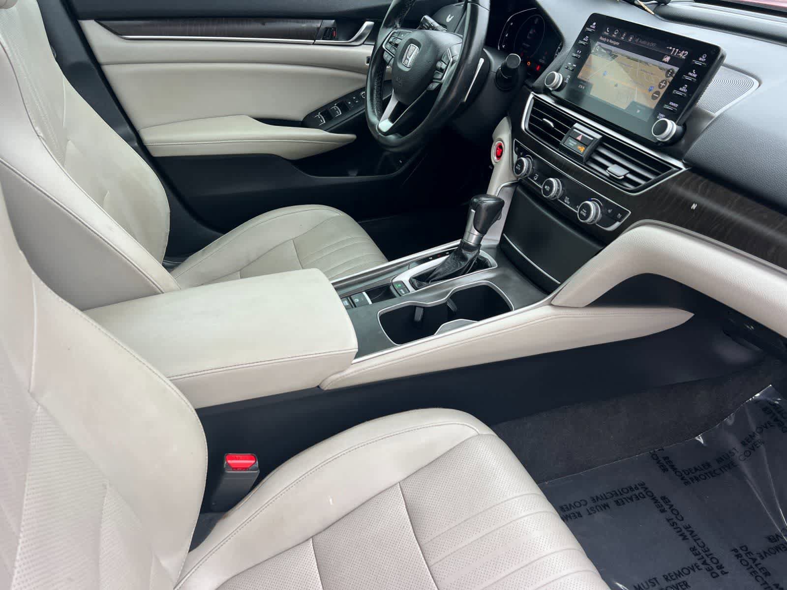 Used 2018 Honda Accord Touring image 16