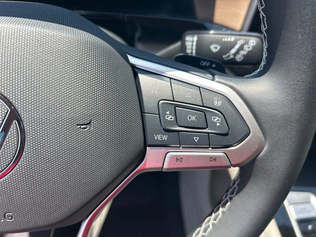 Used 2025 Volkswagen Atlas SE w/ Panoramic Sunroof Package image 13
