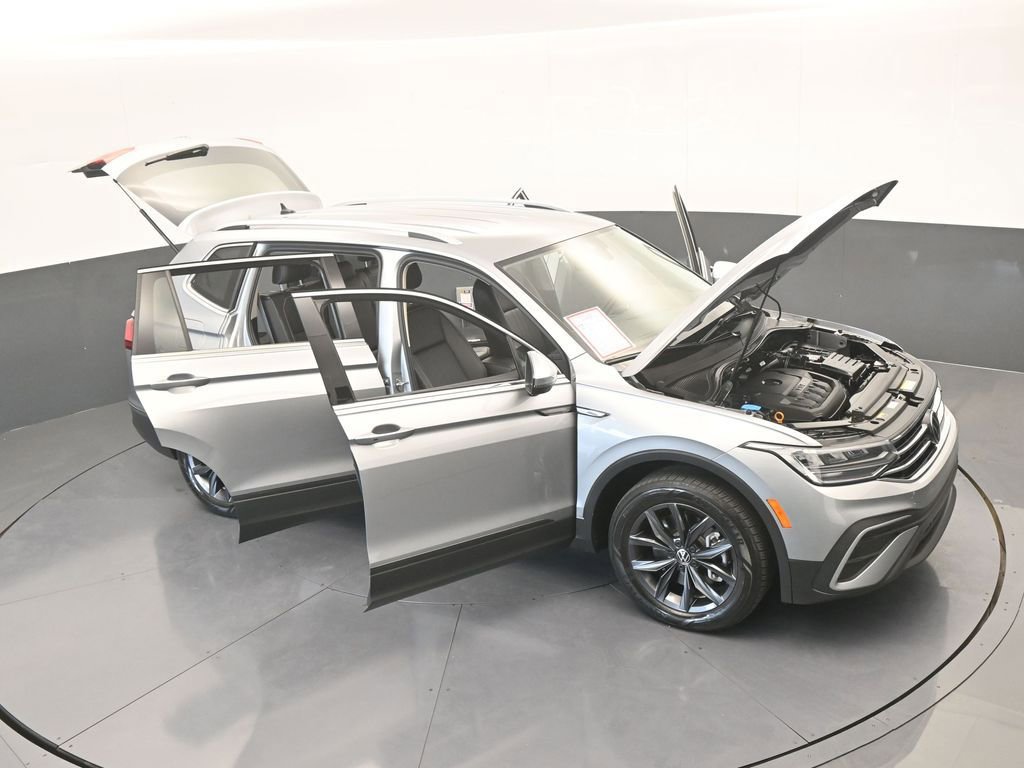 Used 2023 Volkswagen Tiguan SE image 71