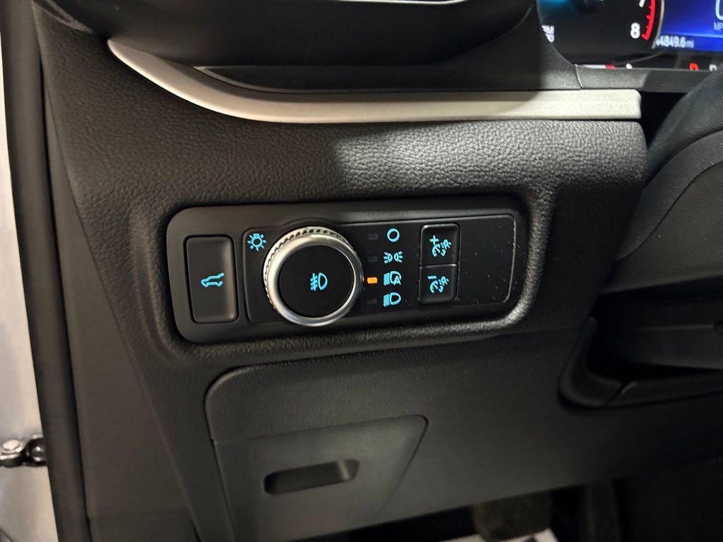 Used 2022 Ford Explorer XLT w/ Equipment Group 202A AWD/4WD image 17