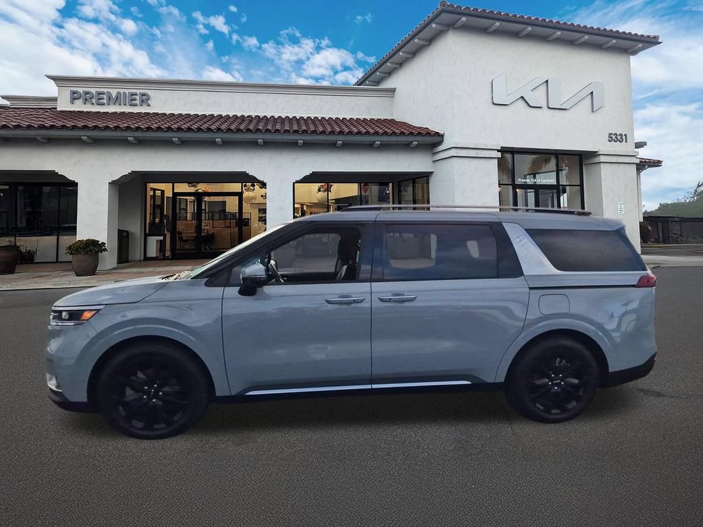 Certified 2023 Kia Carnival SX FWD image 5