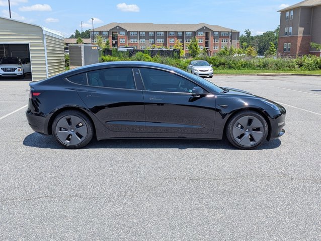 Used 2023 Tesla Model 3 Standard Range RWD image 4
