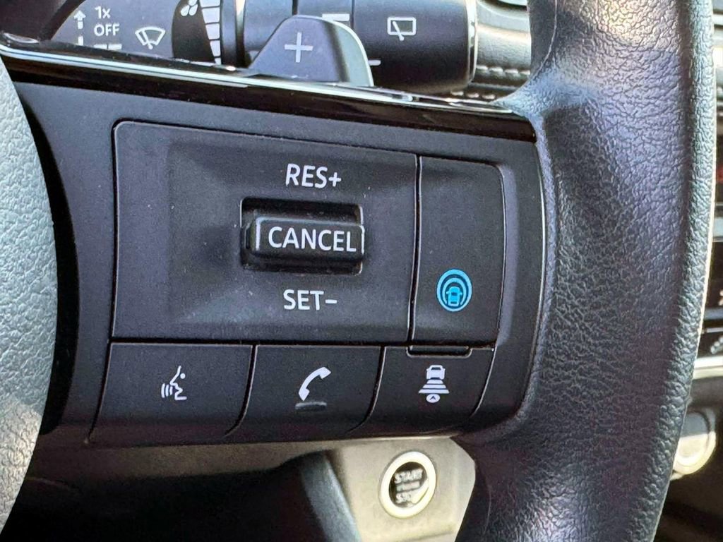 Used 2023 Nissan Rogue SV image 24