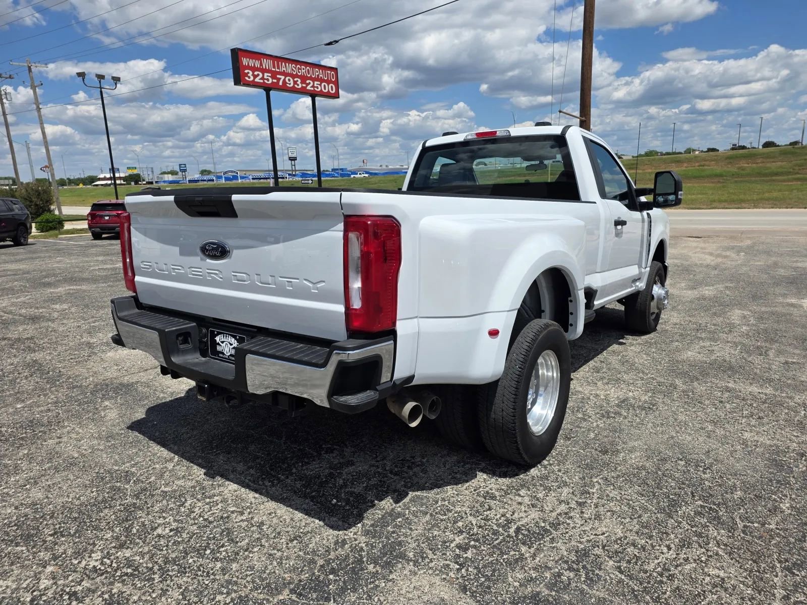 Used 2025 Ford F350 XL w/ FX4 Off-Road Package AWD/4WD image 6