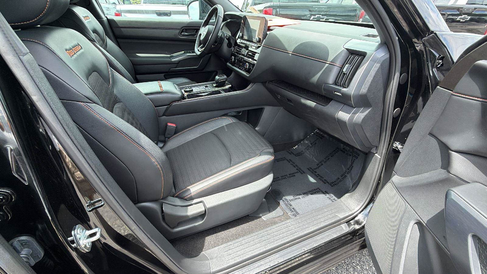 Used 2024 Nissan Pathfinder Rock Creek AWD/4WD image 16