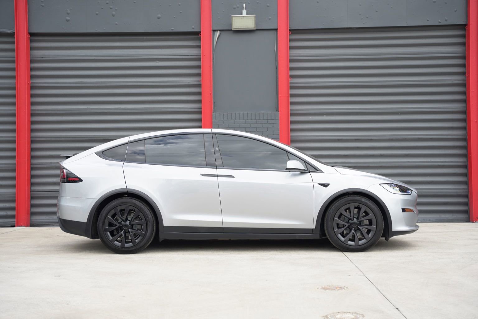 Used 2024 Tesla Model X image 8