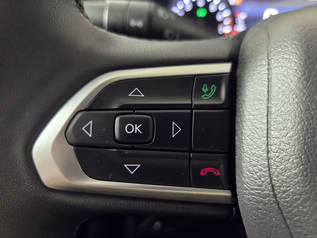 Certified 2025 Jeep Compass Limited image 20