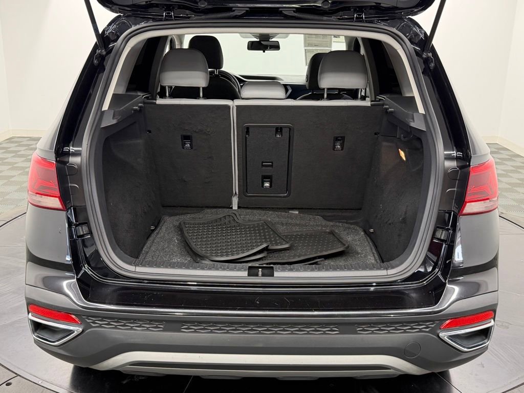 Used 2022 Volkswagen Taos SE w/ Panoramic Sunroof Package image 13