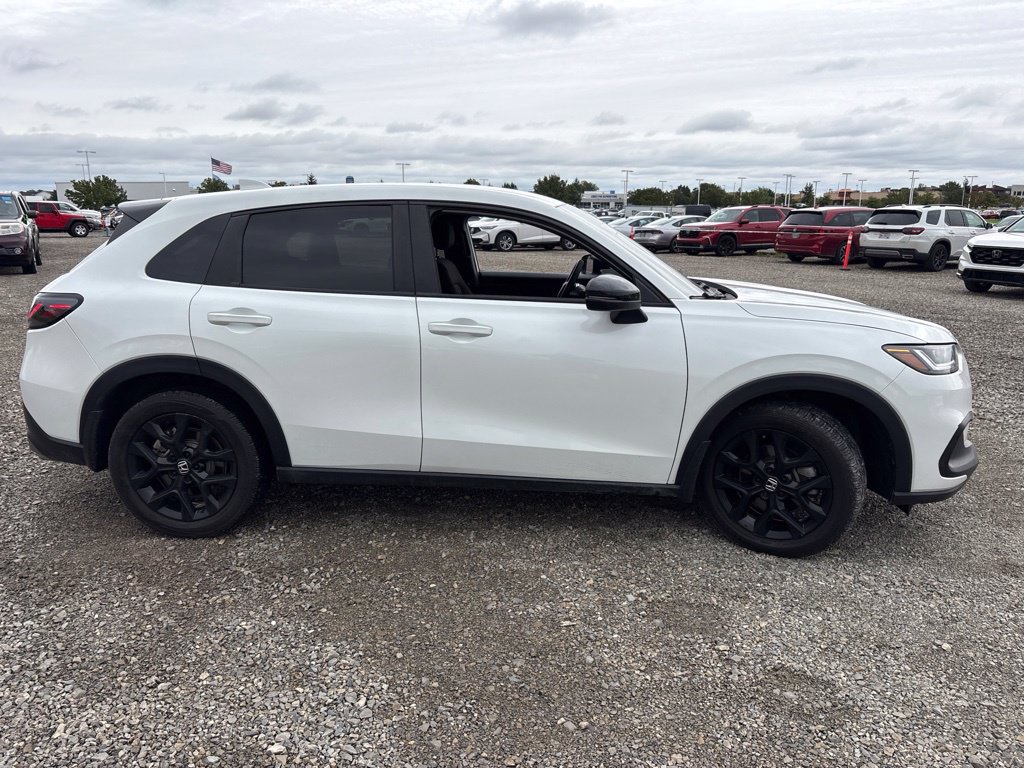 Used 2024 Honda HR-V Sport image 11