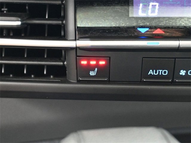 Used 2022 Toyota Sienna XSE image 32