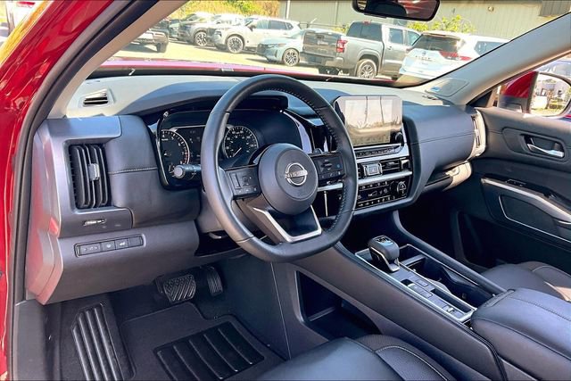 Certified 2025 Nissan Pathfinder SL w/ SL Premium Package image 13