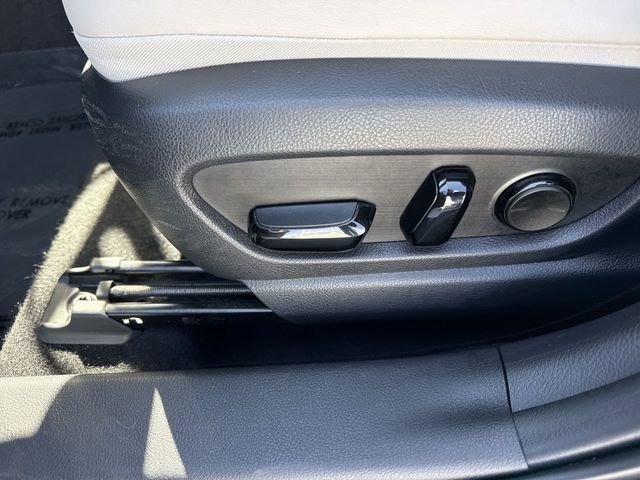 Certified 2022 Lexus UX 200 200 w/ Accessory Package (Z1) image 12