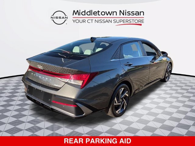 Used 2024 Hyundai Elantra Limited FWD image 3