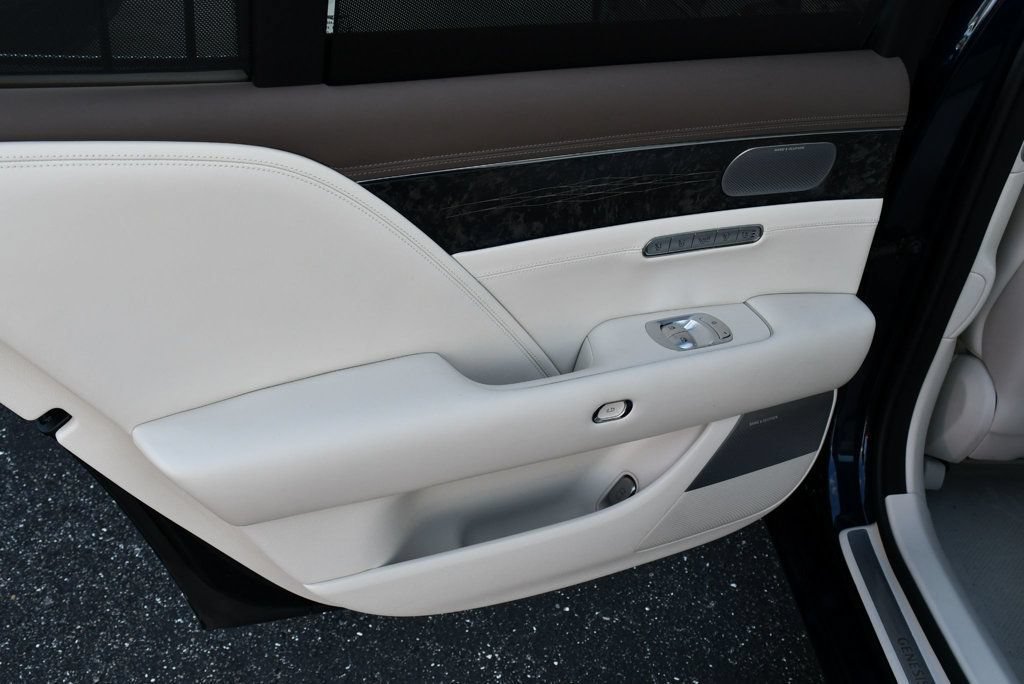 Used 2023 Genesis G90 3.5T AWD/4WD image 52
