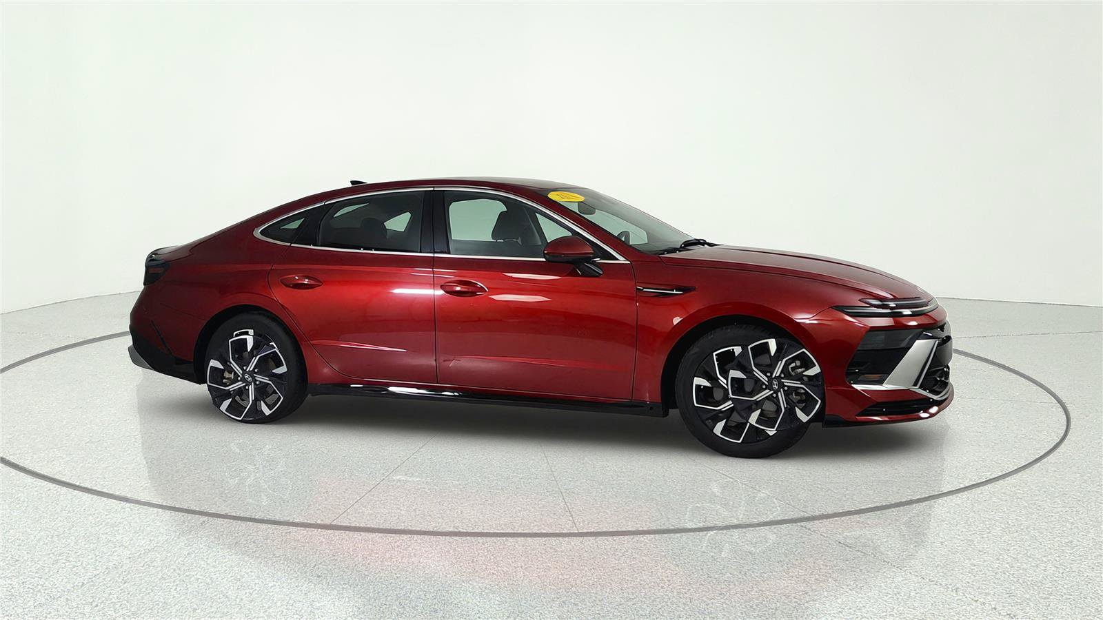 Used 2025 Hyundai Sonata SEL FWD image 4