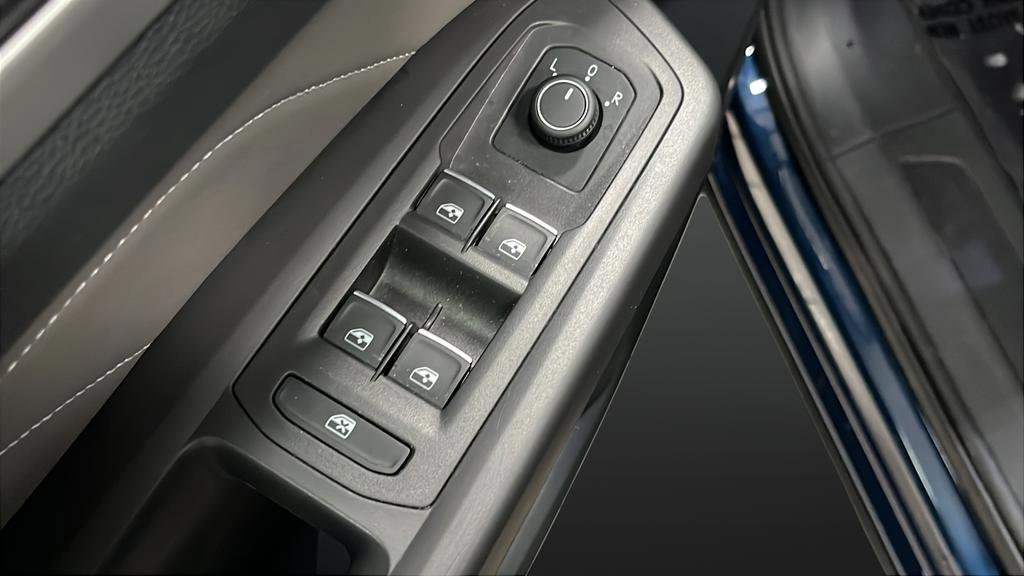 Used 2022 Volkswagen Atlas Cross Sport SE image 28