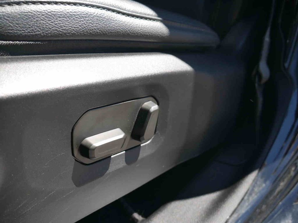 Used 2024 Jeep Wrangler Sahara w/ Technology Group AWD/4WD image 30