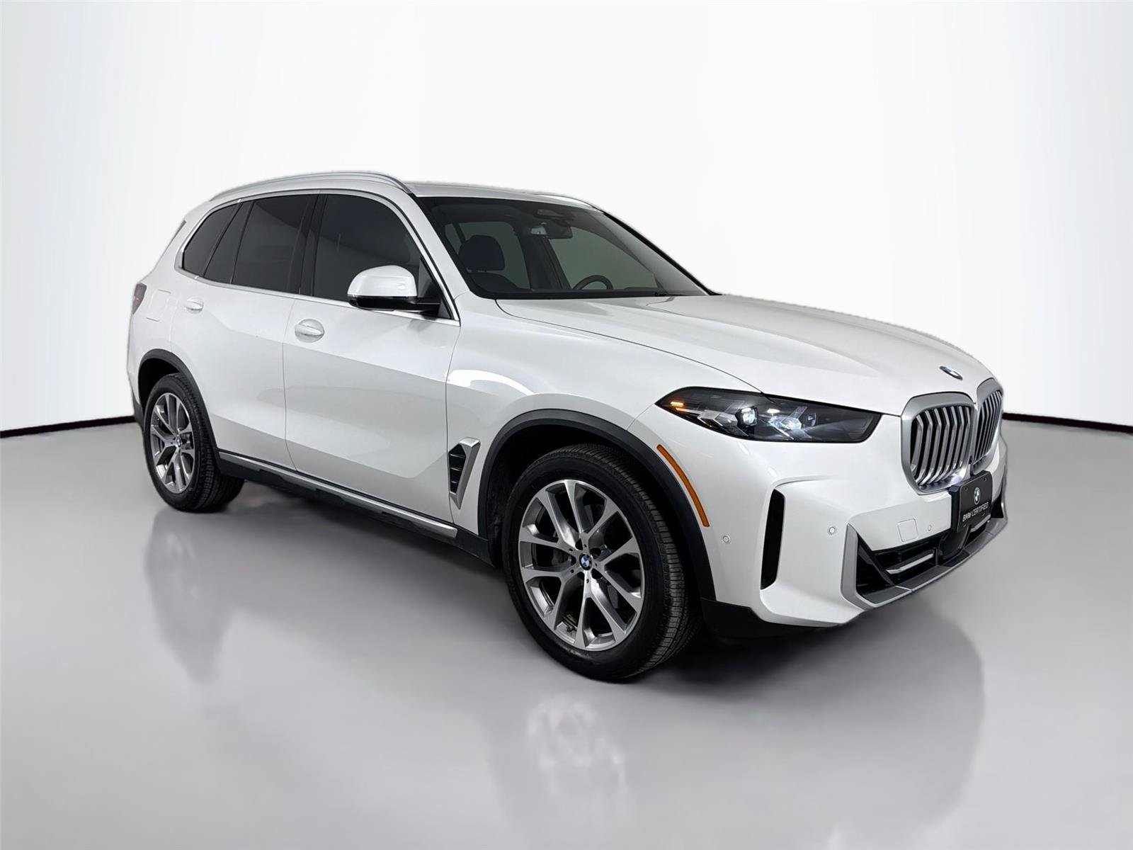 Used 2024 BMW X5 xDrive40i w/ Climate Comfort Package AWD/4WD image 3