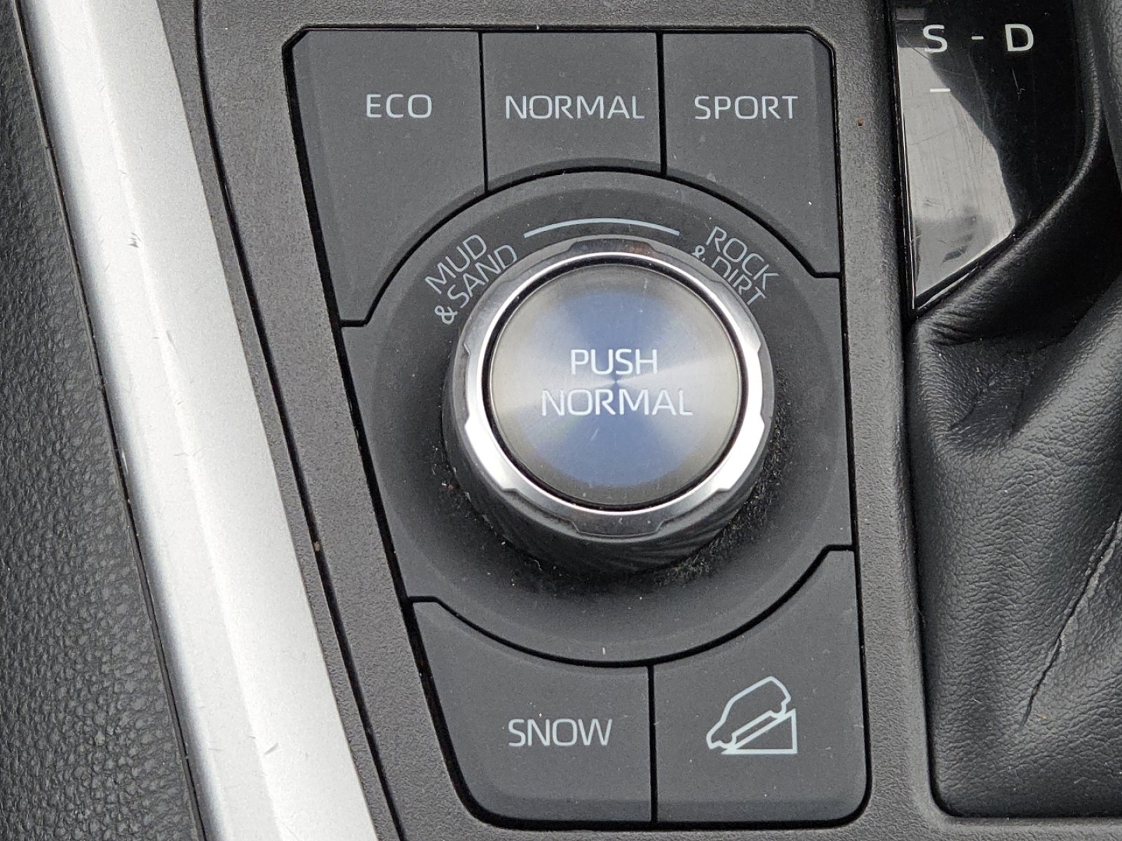 Used 2023 Toyota RAV4 Adventure image 8