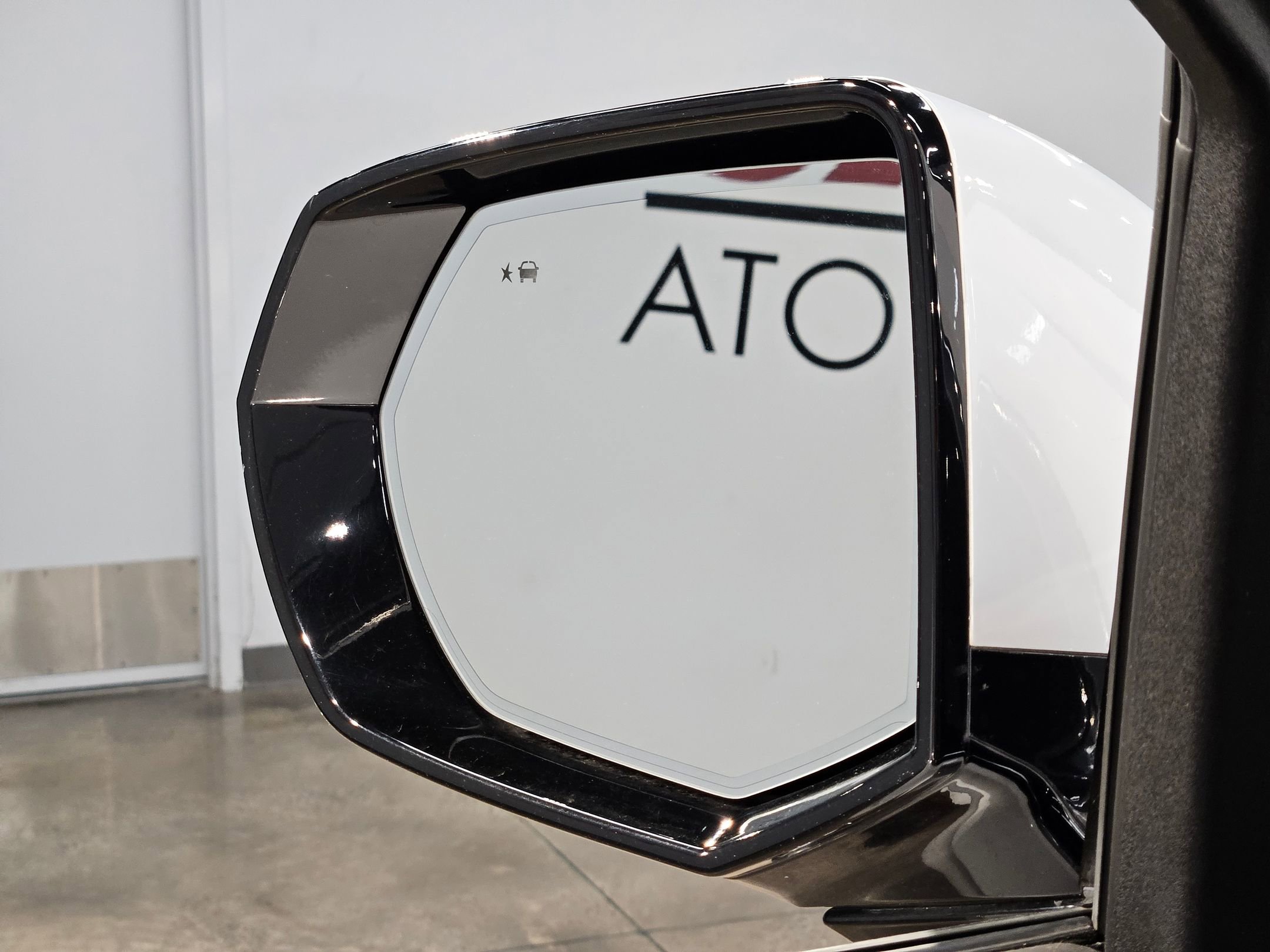 Used 2021 GMC Yukon SLT w/ SLT Luxury Package image 23