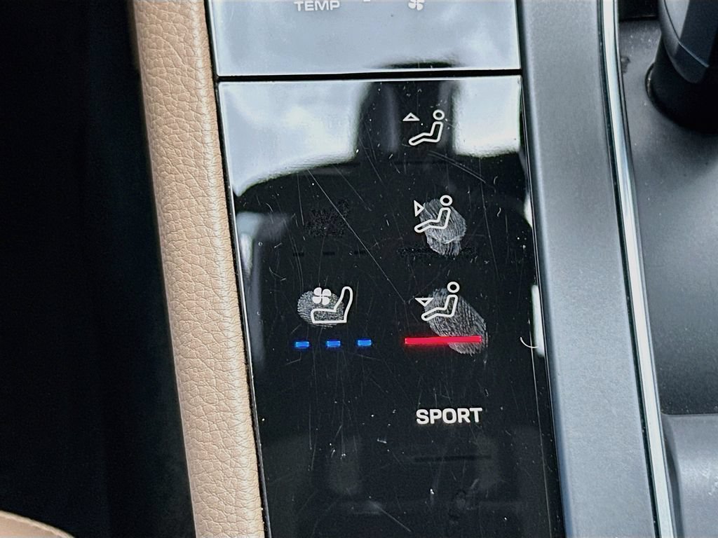 Certified 2026 Porsche Macan AWD/4WD image 23