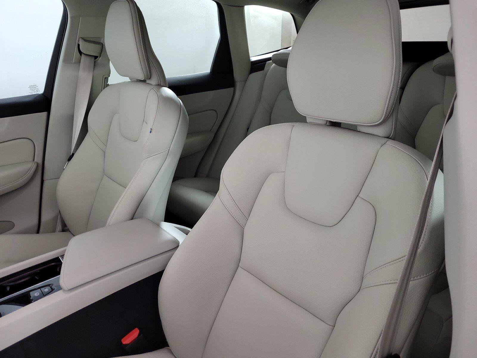 Certified 2023 Volvo XC60 B5 Plus w/ Protection Package Premier FWD image 22