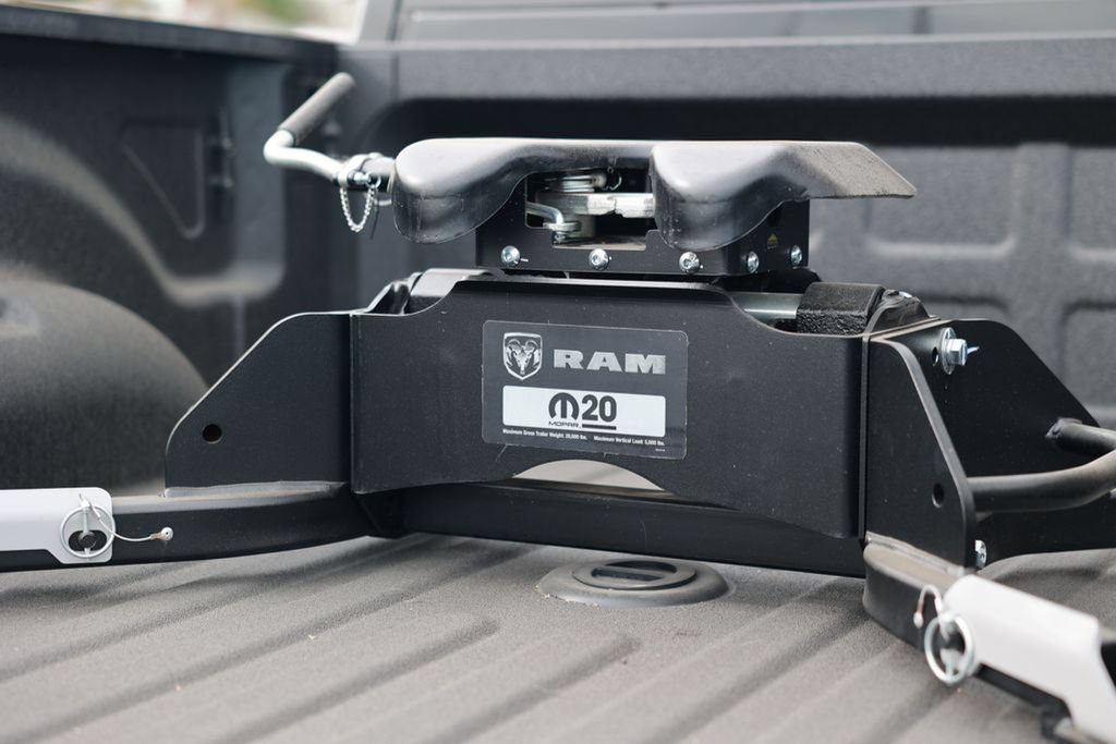 New 2026 RAM 3500 Laramie AWD/4WD image 36
