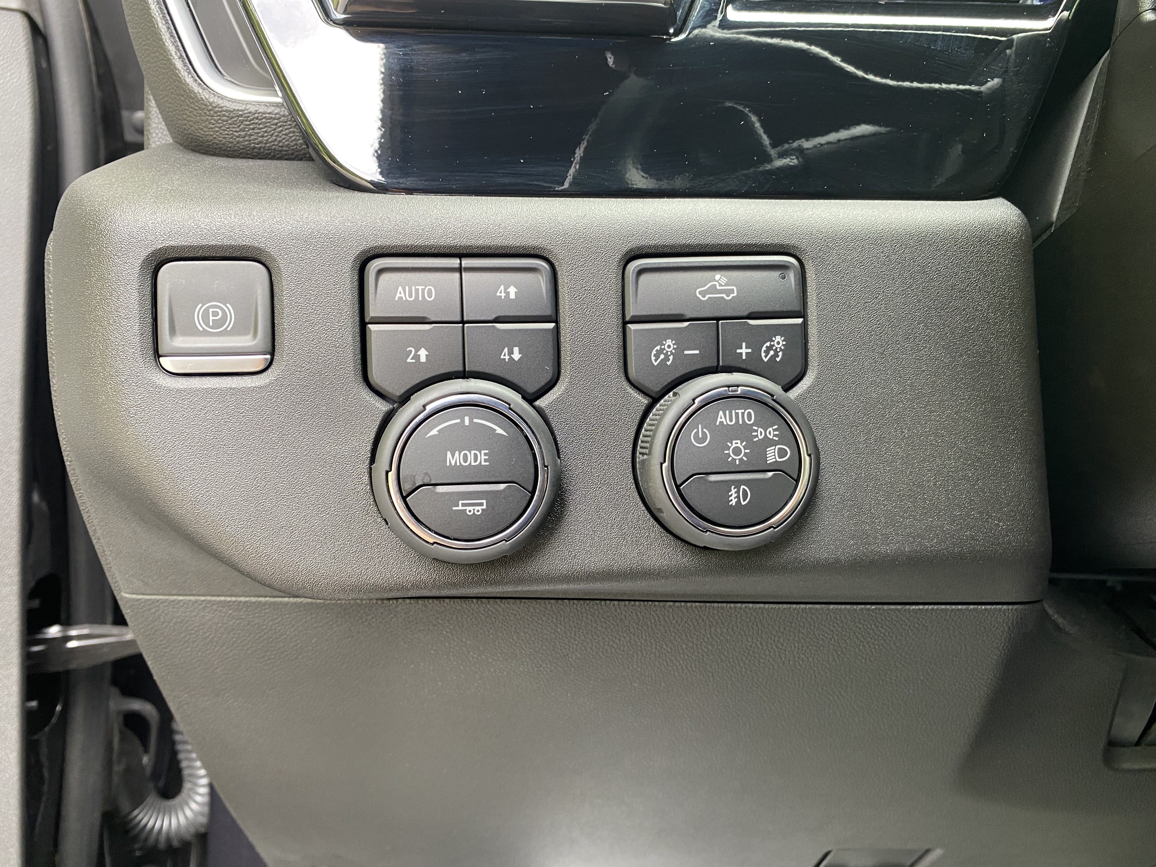 Used 2023 Chevrolet Silverado 1500 RST AWD/4WD image 18