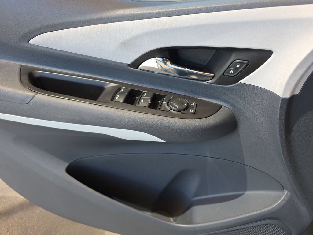 Used 2020 Chevrolet Bolt LT FWD image 24