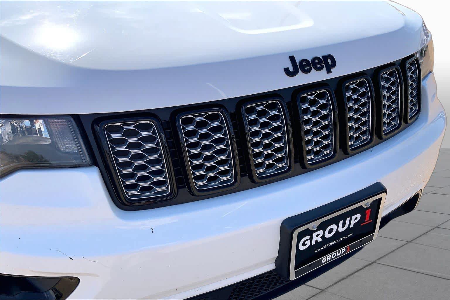 Used 2018 Jeep Grand Cherokee Altitude RWD image 28