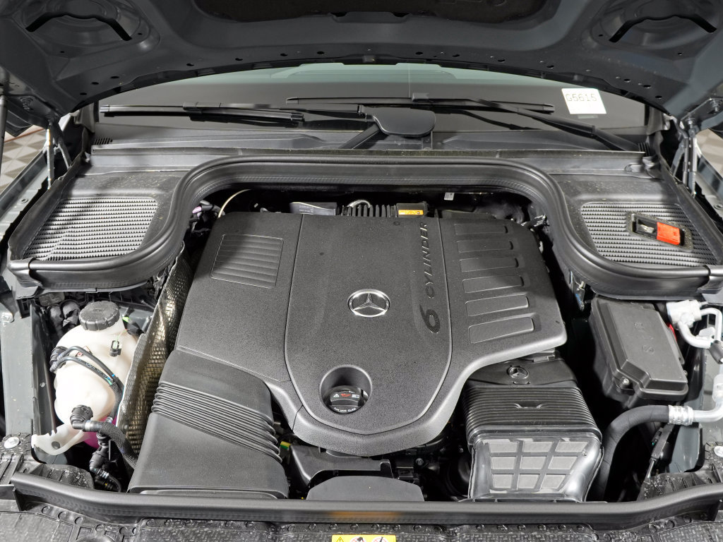 Certified 2026 Mercedes-Benz GLS 450 4MATIC image 34