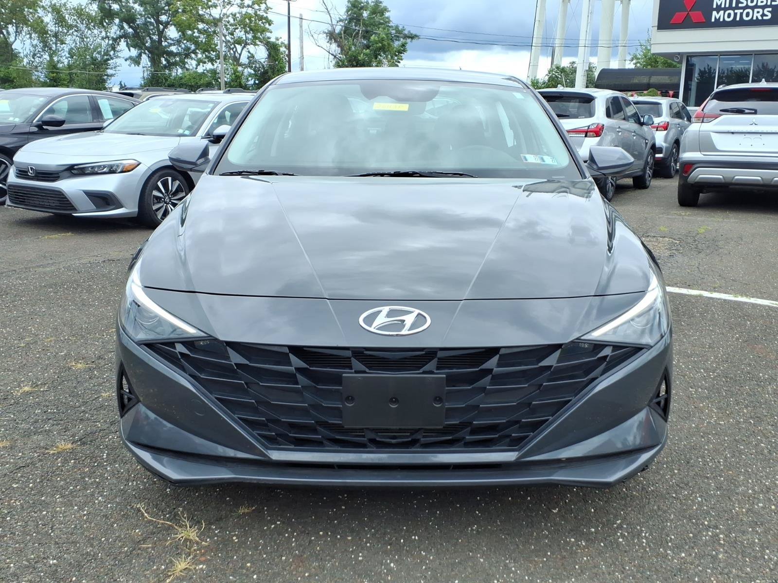 Used 2023 Hyundai Elantra SEL w/ Cargo Package FWD image 9