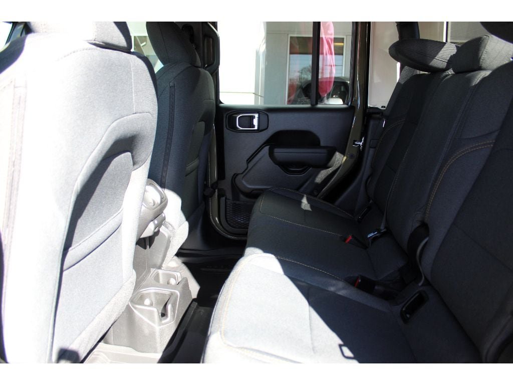 New 2026 Jeep Gladiator Sport AWD/4WD image 17