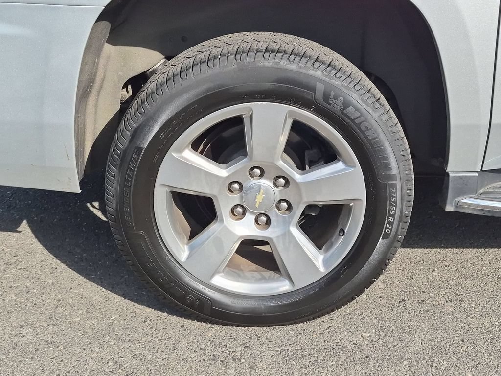 Used 2017 Chevrolet Suburban Premier AWD/4WD image 9