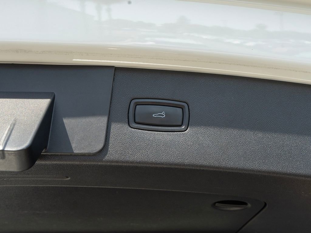 Used 2020 Porsche Cayenne AWD/4WD image 33