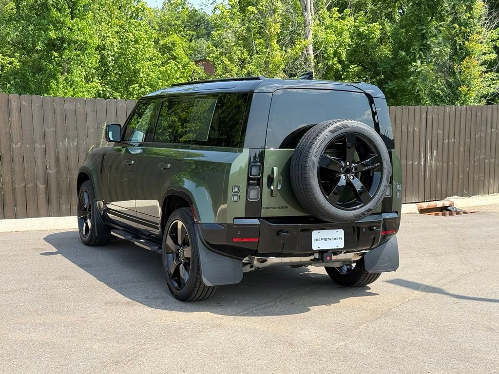New 2026 Land Rover Defender 110 X-Dynamic SE AWD/4WD image 3