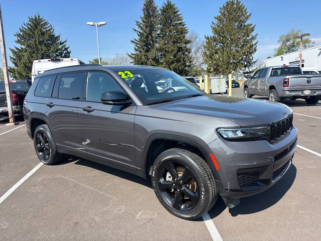 Used 2023 Jeep Grand Cherokee L Laredo image 2