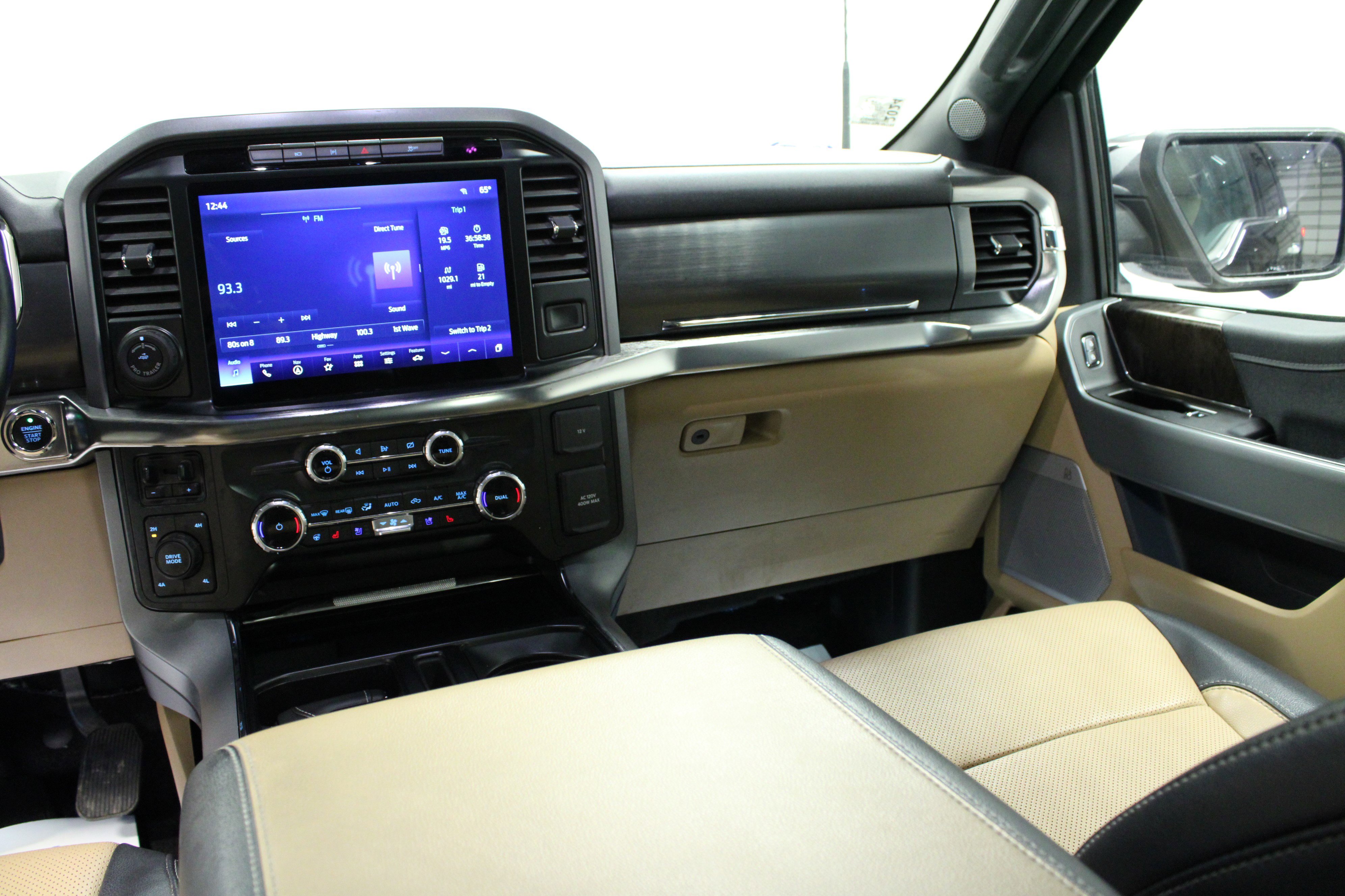 Used 2022 Ford F150 Lariat w/ Equipment Group 502A High image 19