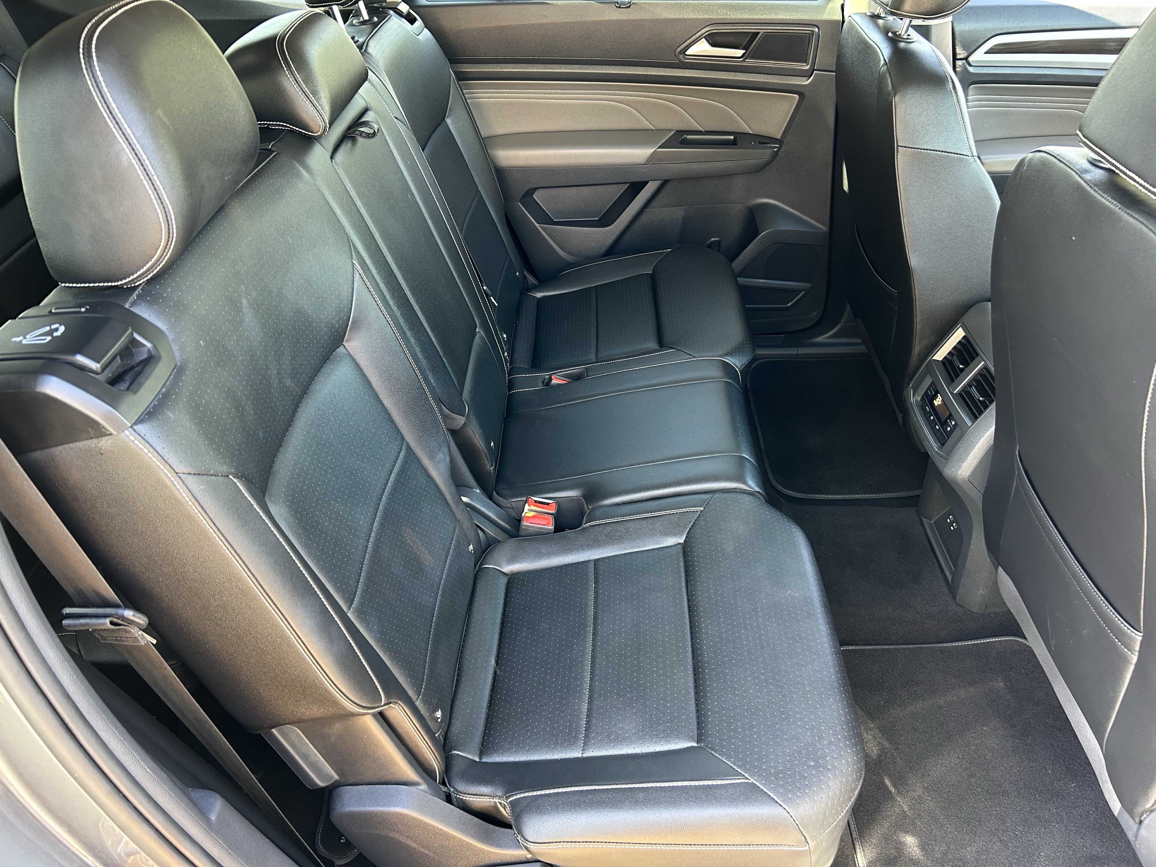 Used 2023 Volkswagen Atlas SE w/ Panoramic Sunroof Package AWD/4WD image 11