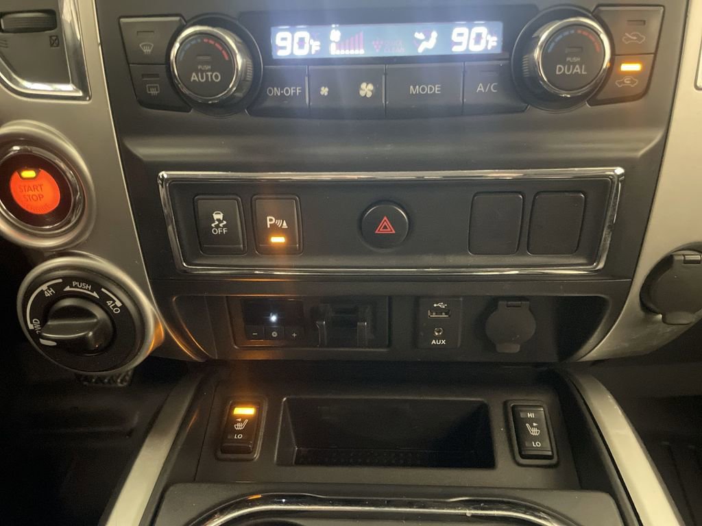 Used 2016 Nissan Titan SL image 12