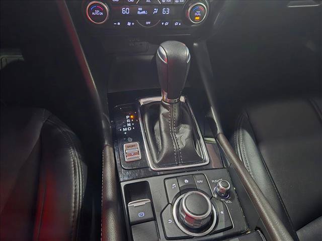Used 2018 MAZDA MAZDA3 Touring FWD image 15