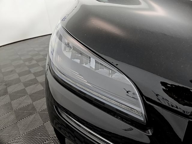 Used 2026 Lincoln Corsair Premiere FWD image 9