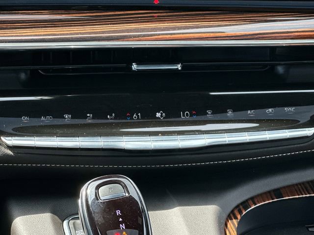 Used 2024 Cadillac Escalade Premium Luxury w/ Performance Package image 4