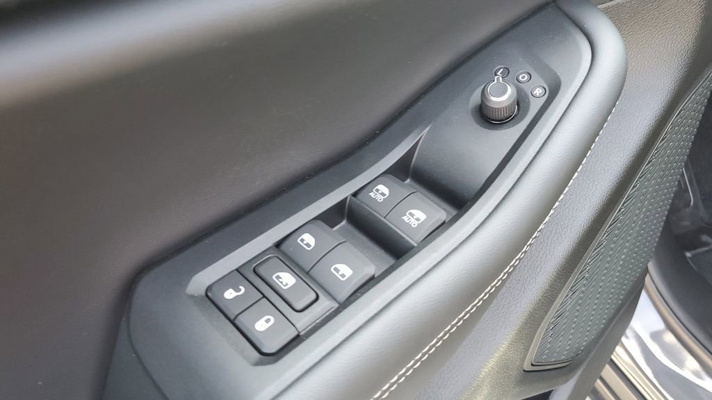 New 2025 Jeep Grand Cherokee L Altitude image 24