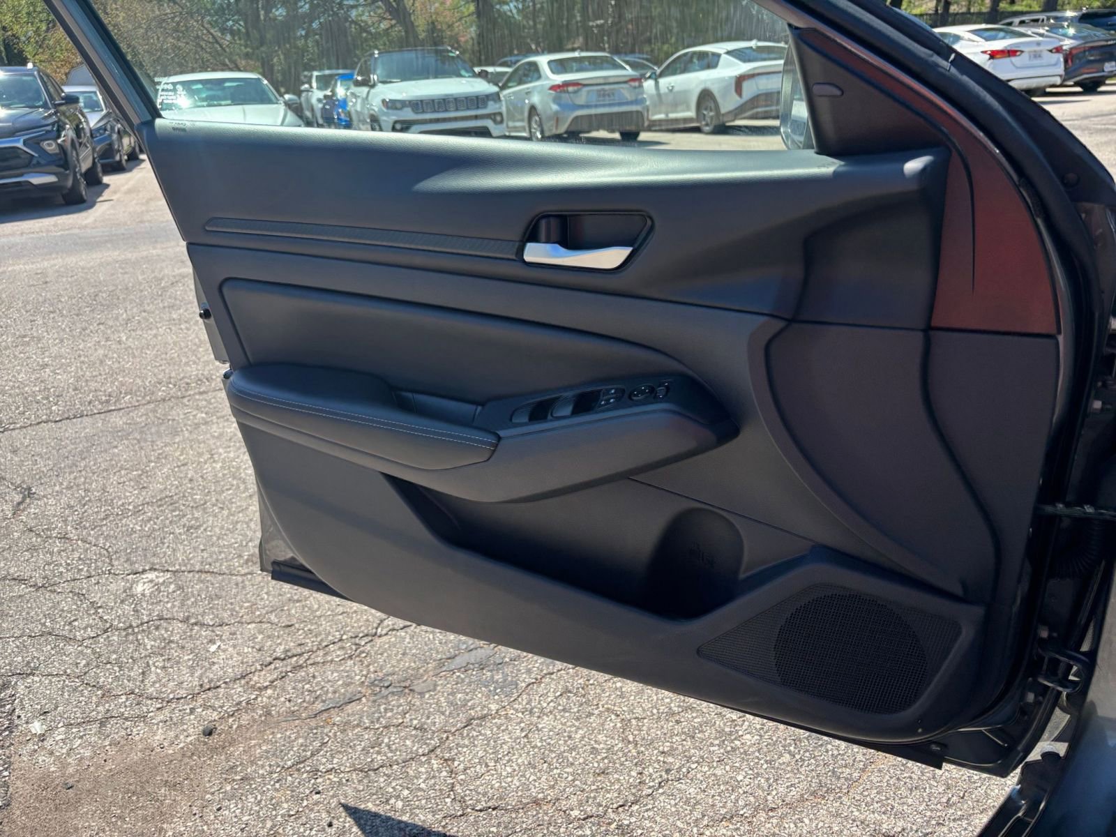 Used 2025 Nissan Altima 2.5 SV FWD image 18