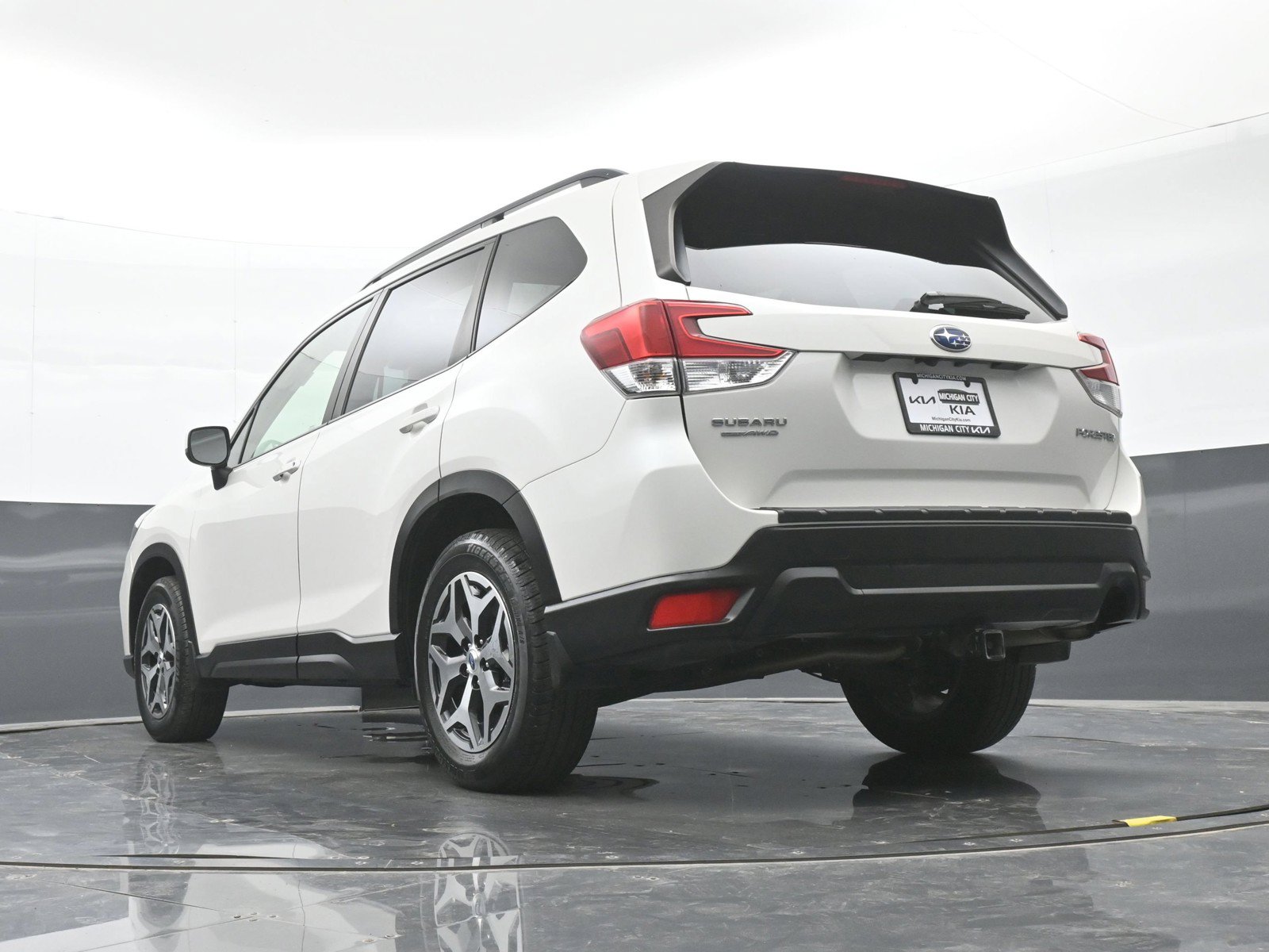 Used 2021 Subaru Forester Premium AWD/4WD image 43
