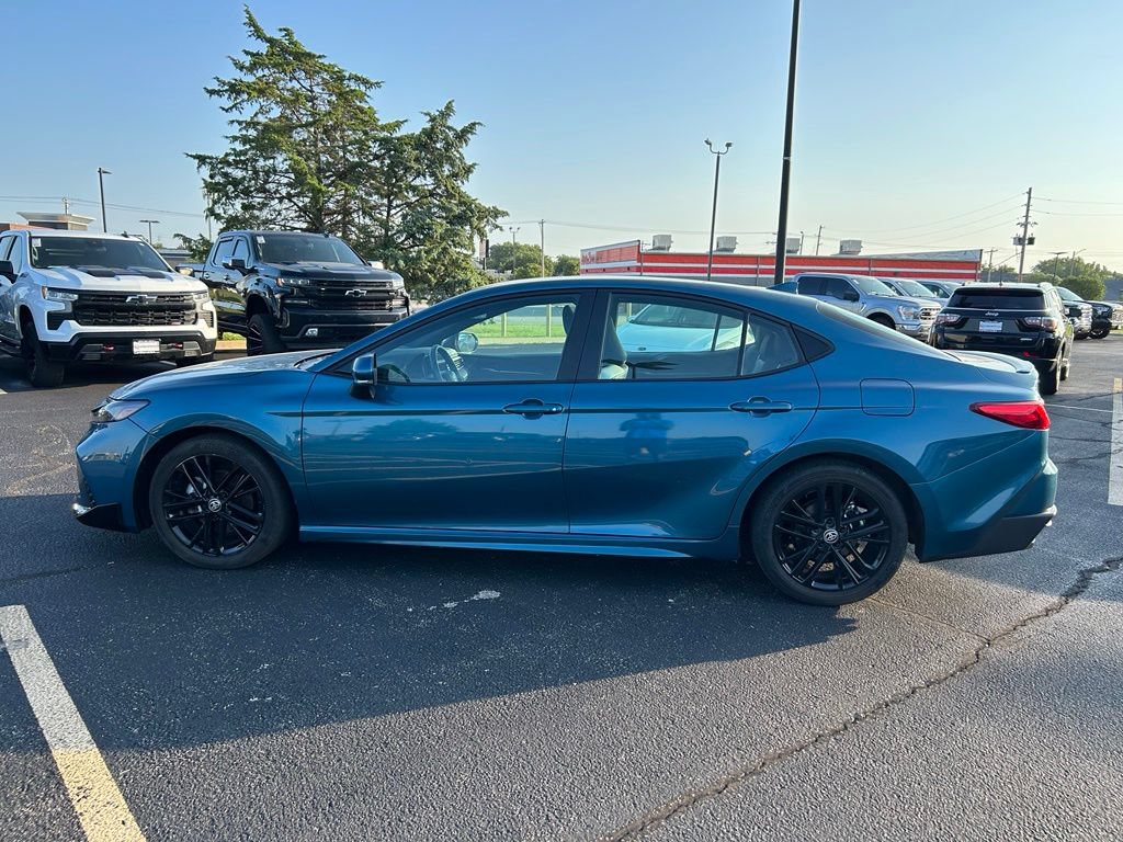 Used 2025 Toyota Camry SE FWD image 6