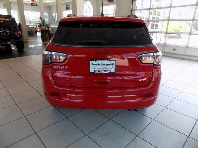 Certified 2022 Jeep Compass Limited AWD/4WD image 3