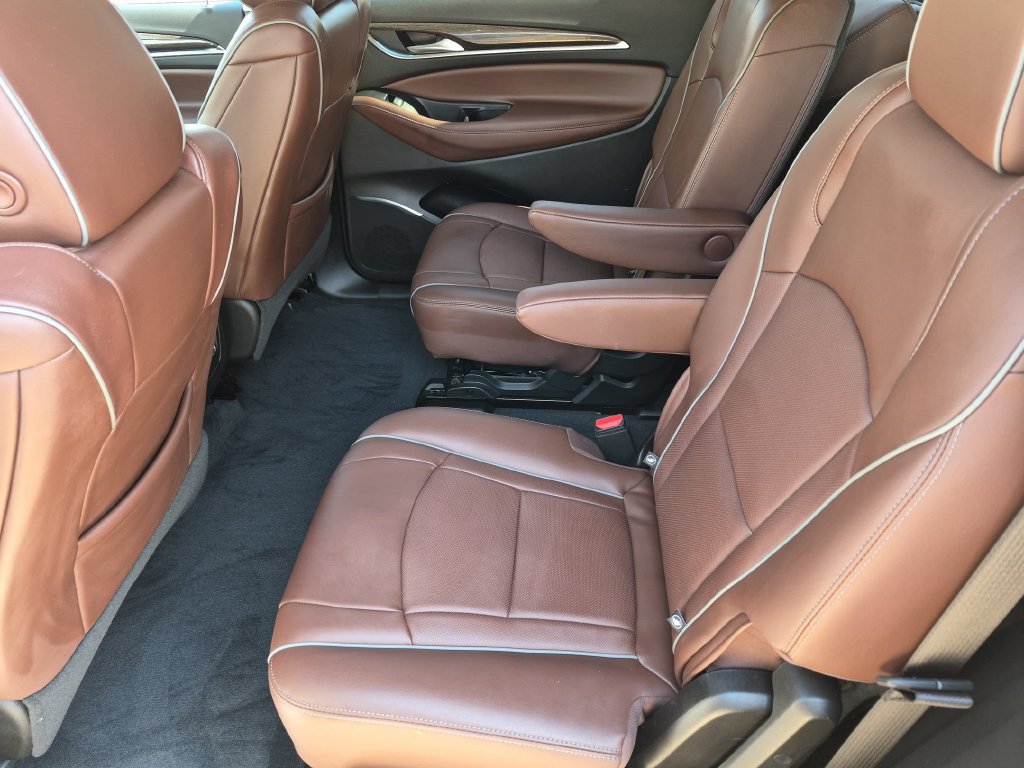 Used 2021 Buick Enclave Avenir w/ Avenir Technology Package FWD image 15